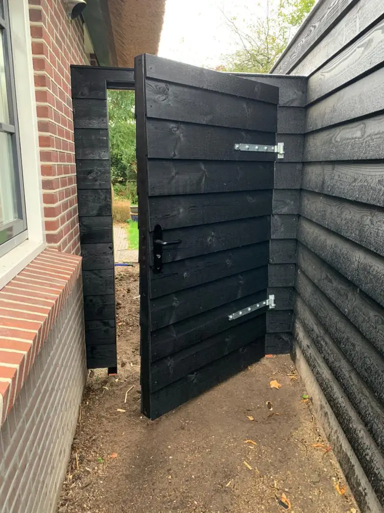 Zwarte poort | Deurwerk